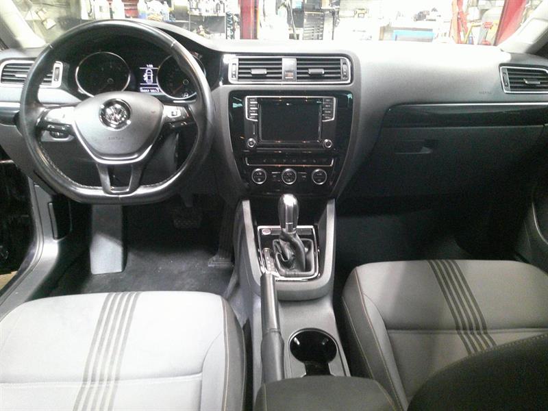 volkswagen Jetta 2017 - 12