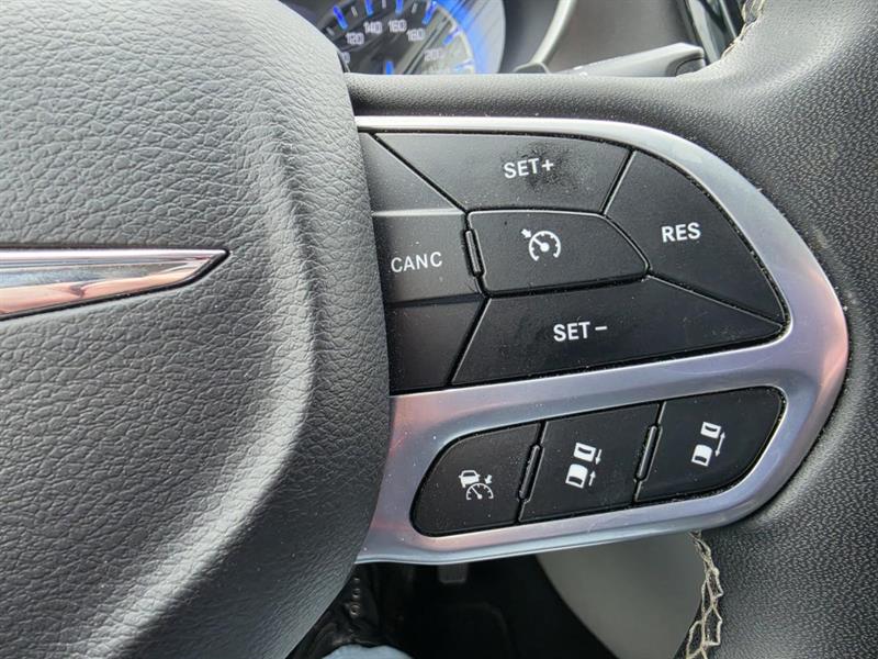 chrysler Pacifica 2023 - 17