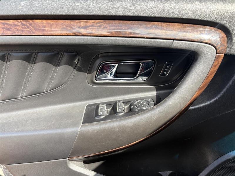 ford Taurus 2018 - 14