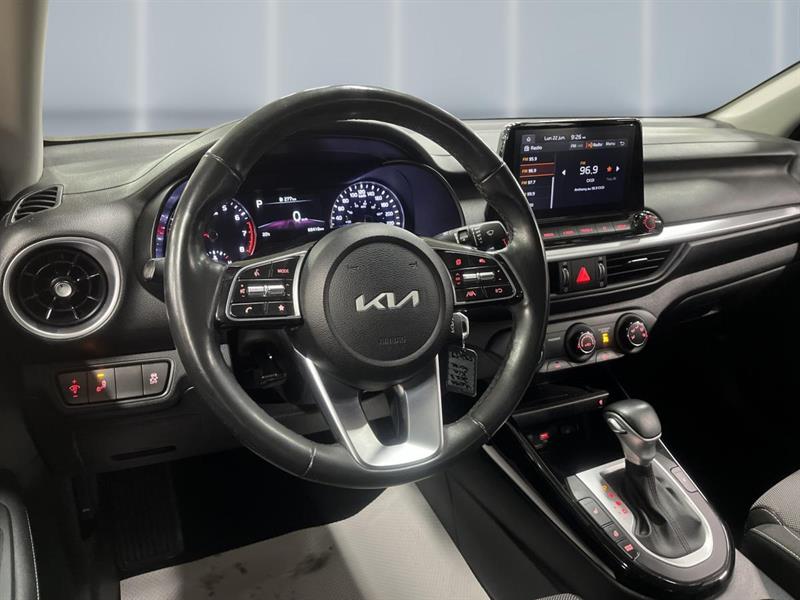 kia Forte 2023 - 12