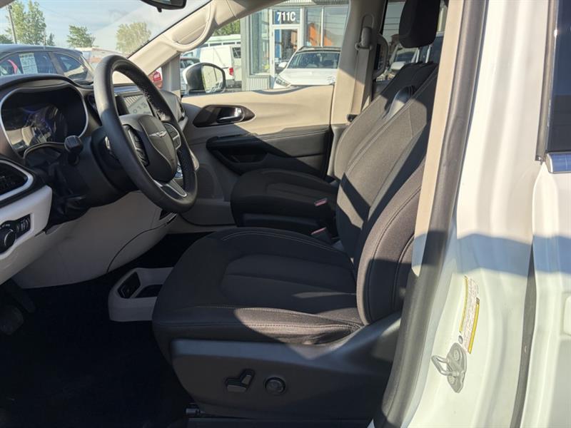 chrysler Grand Caravan 2022 - 13