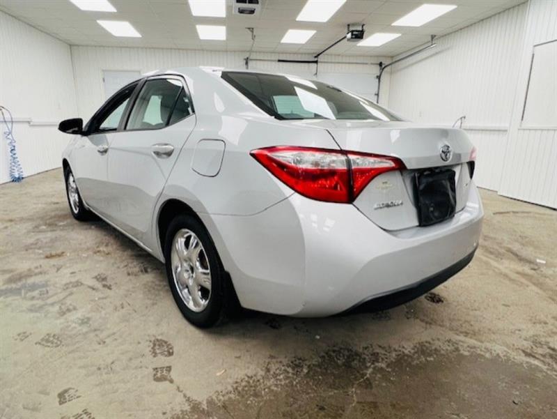 toyota Corolla 2015 - 8