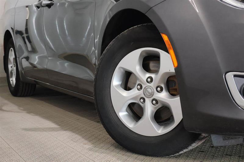 chrysler Pacifica Hybrid 2018 - 11