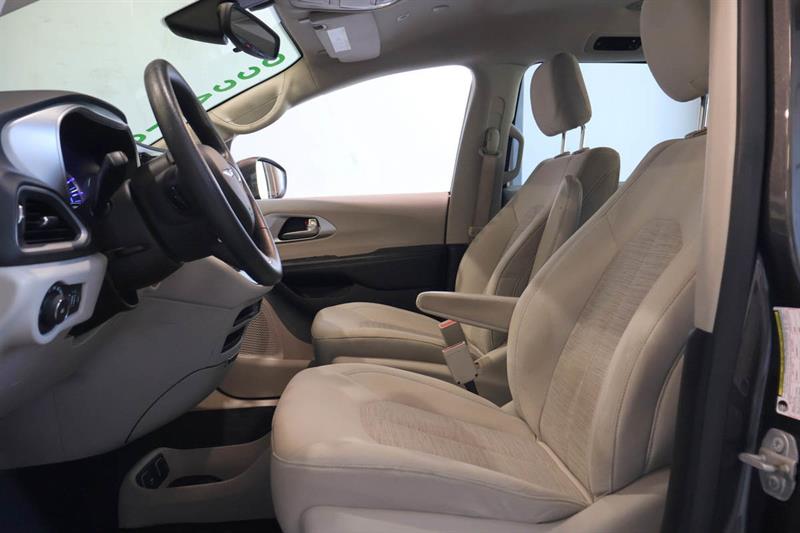 chrysler Pacifica Hybrid 2018 - 13