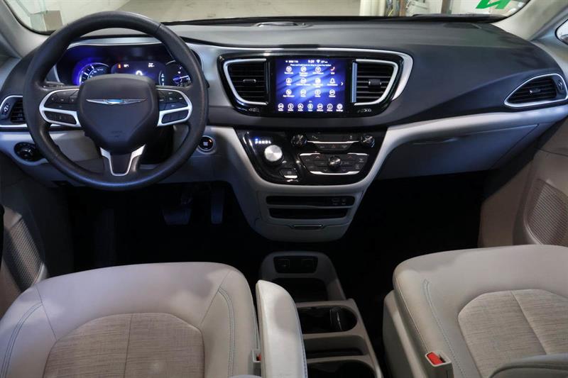 chrysler Pacifica Hybrid 2018 - 15