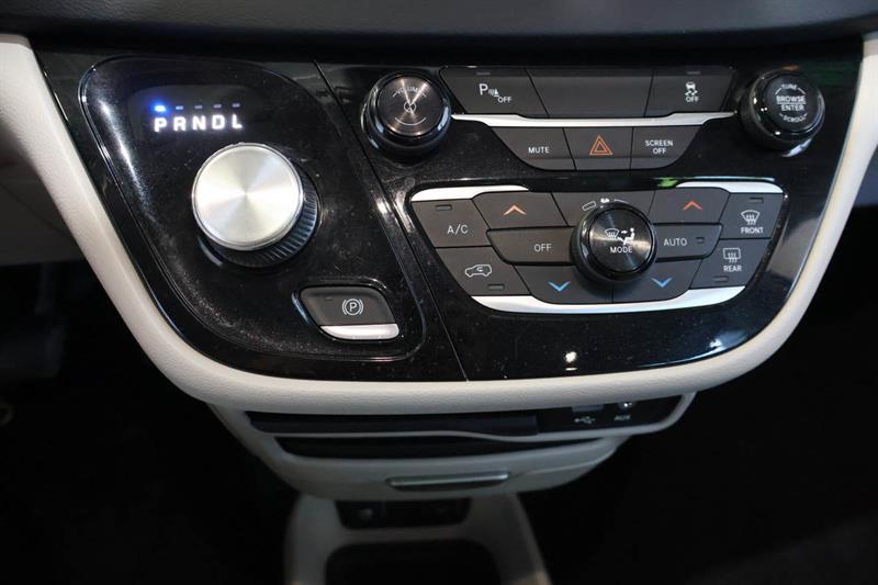 chrysler Pacifica Hybrid 2018 - 25
