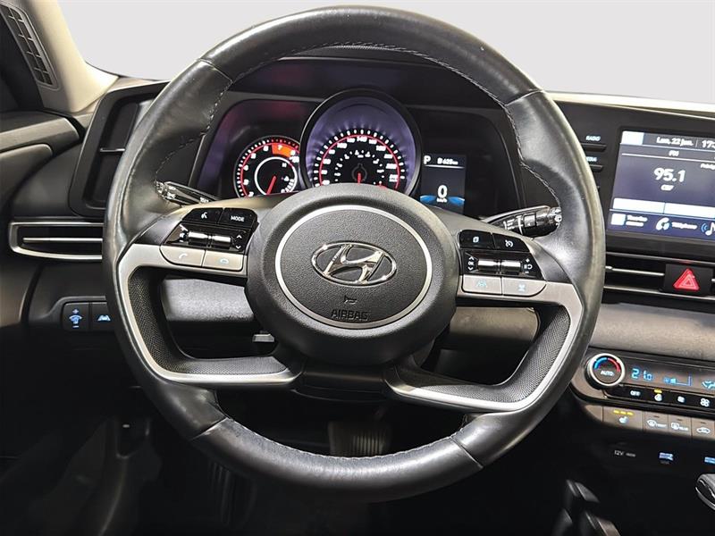 hyundai Elantra 2022 - 25