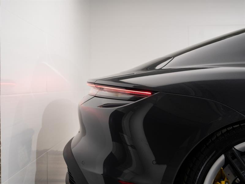 porsche Taycan 2020 - 12