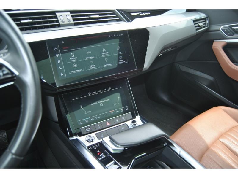 audi e-tron 2022 - 16