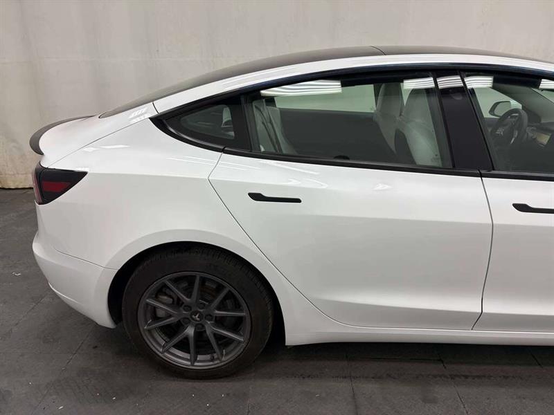 tesla Model 3 2023 - 12