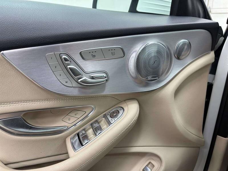 mercedes-benz C300 2020 - 20
