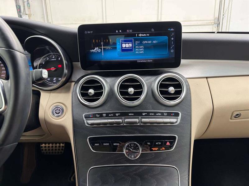 mercedes-benz C300 2020 - 27