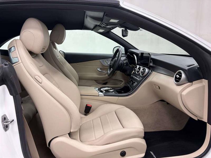 mercedes-benz C300 2020 - 32