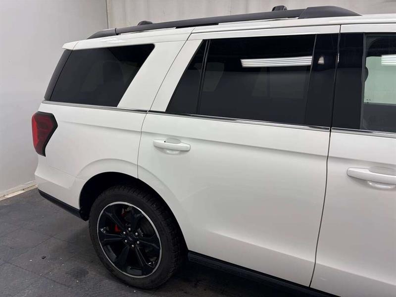 ford Expedition 2023 - 16