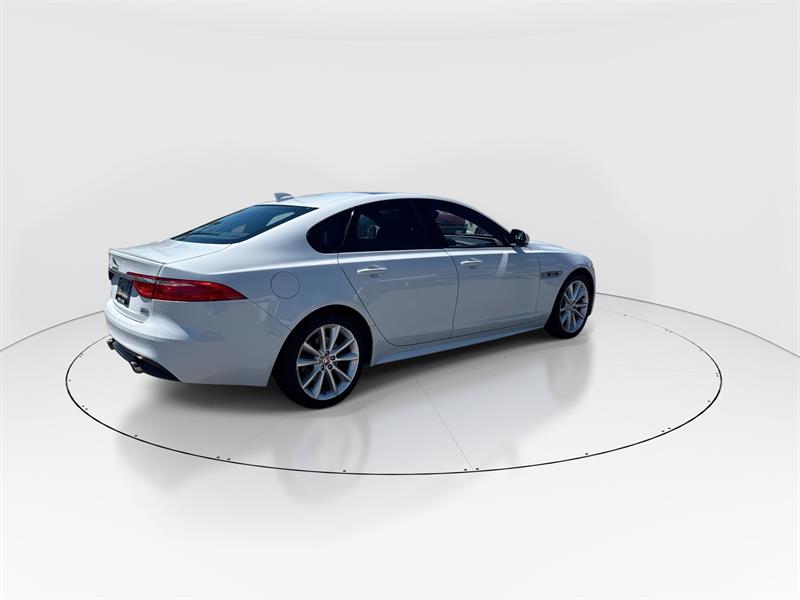jaguar XF 2017 - 8