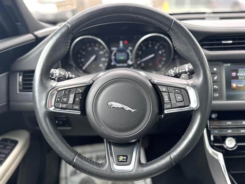 jaguar XF 2017 - 16