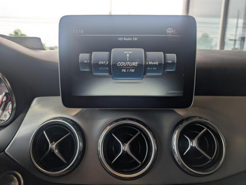 mercedes-benz GLA 2017 - 24