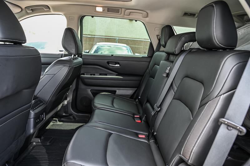 nissan Pathfinder 2022 - 25