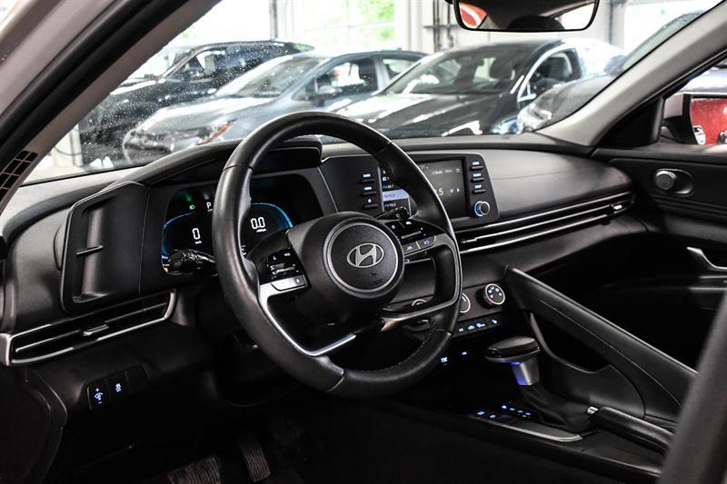 2025 Hyundai Elantra - Image 14