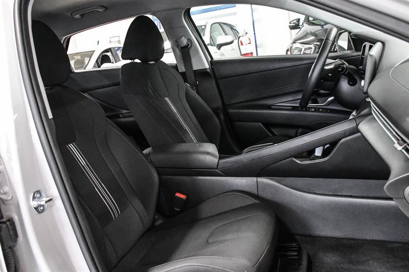 2025 Hyundai Elantra - Image 16
