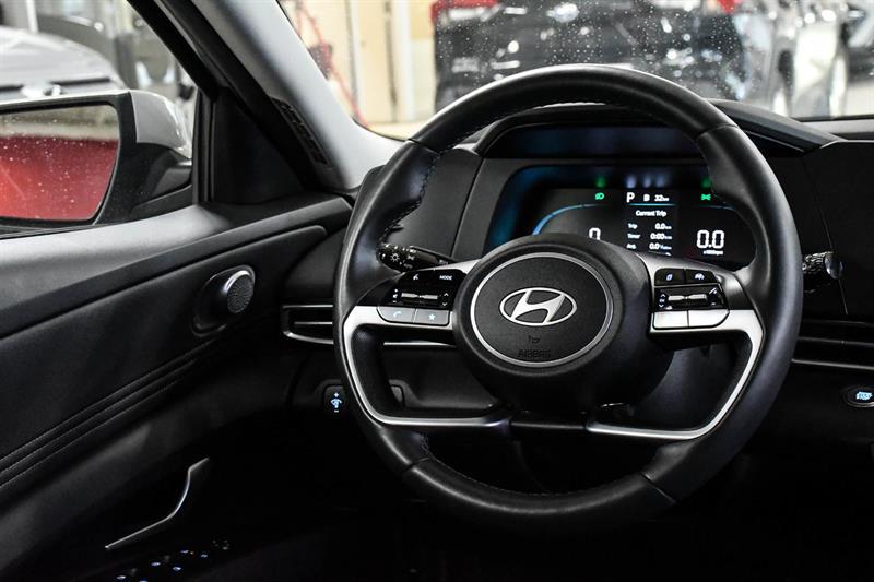 2025 Hyundai Elantra - Image 23