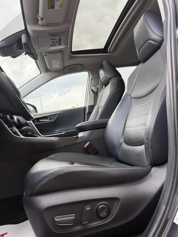 toyota RAV4 2022 - 12