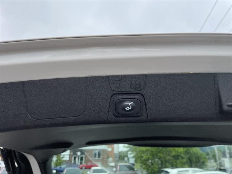 ford C-Max Energi 2017 - 30