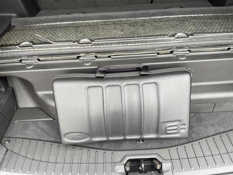 ford C-Max Energi 2017 - 33