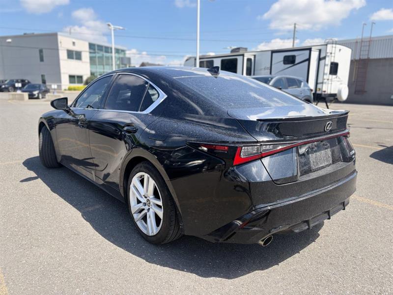 lexus IS 300 2021 - 5