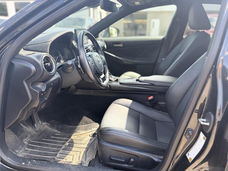 lexus IS 300 2021 - 8