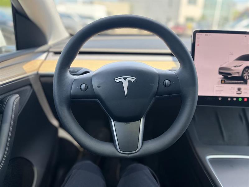 tesla Model Y 2023 - 12
