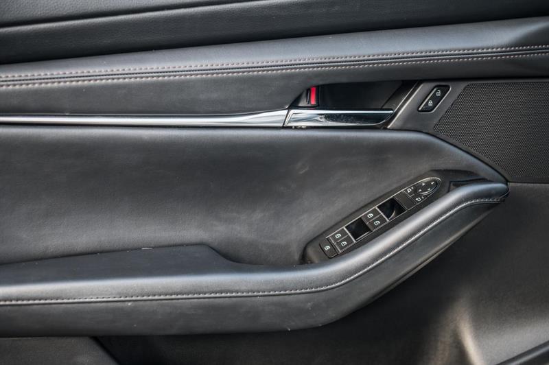 mazda Mazda3 2023 - 13