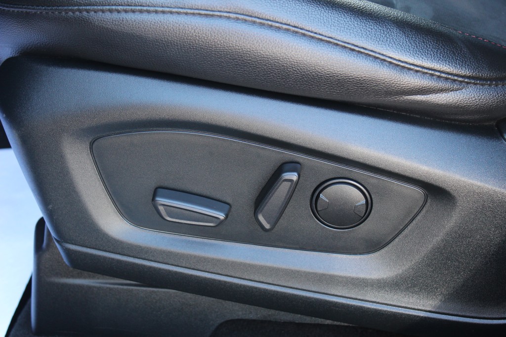 ford Explorer 2022 - 27