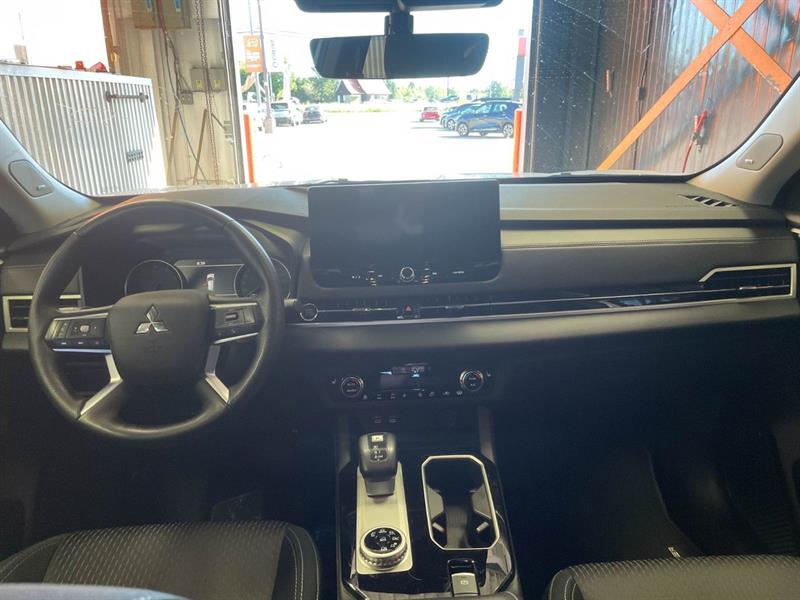 mitsubishi Outlander 2025 - 12