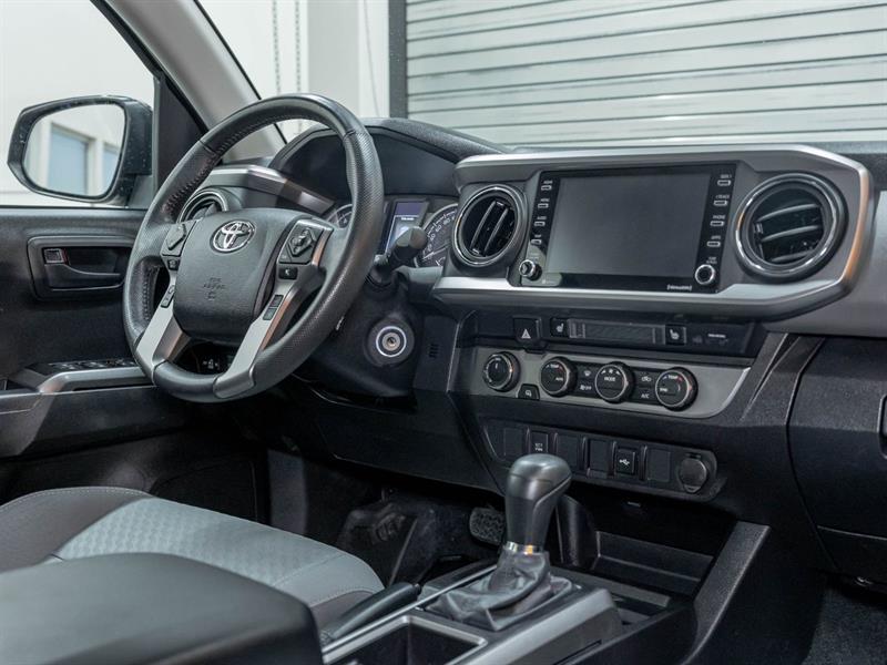 toyota Tacoma 2022 - 26