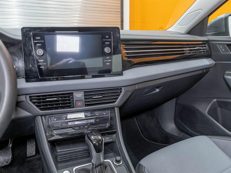volkswagen Jetta 2025 - 18