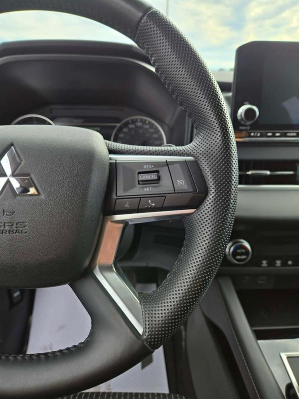 mitsubishi Outlander 2023 - 13