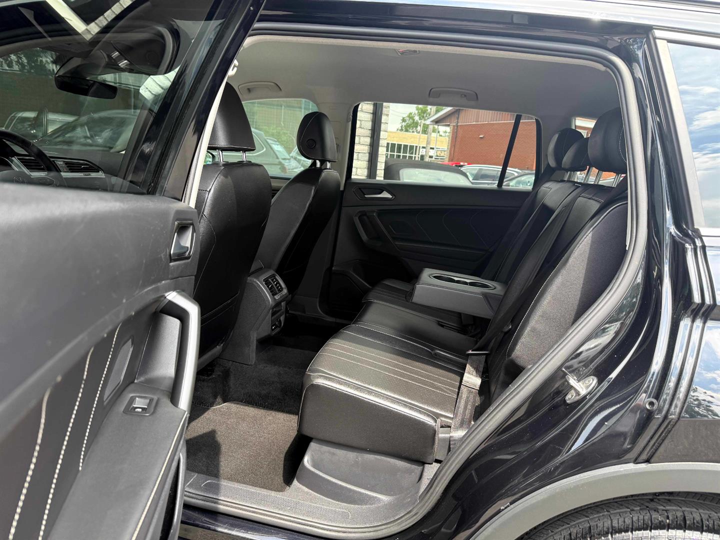 volkswagen Tiguan 2022 - 25