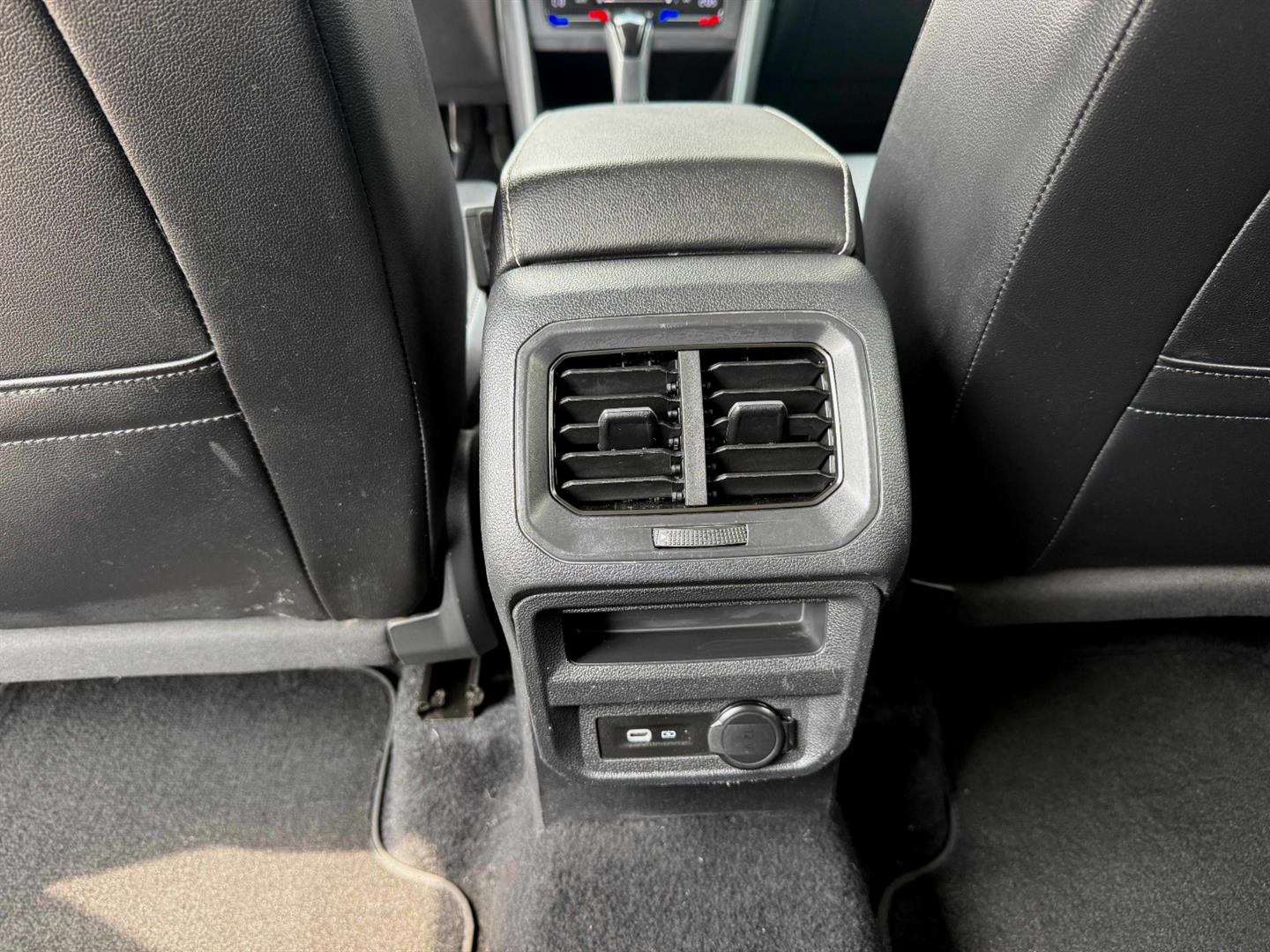 volkswagen Tiguan 2022 - 26