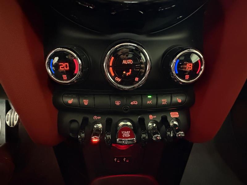 mini Hatchback 2019 - 12