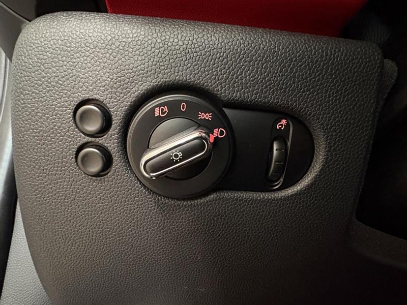 mini Hatchback 2019 - 14