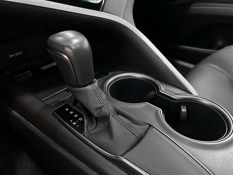 toyota Camry 2022 - 16