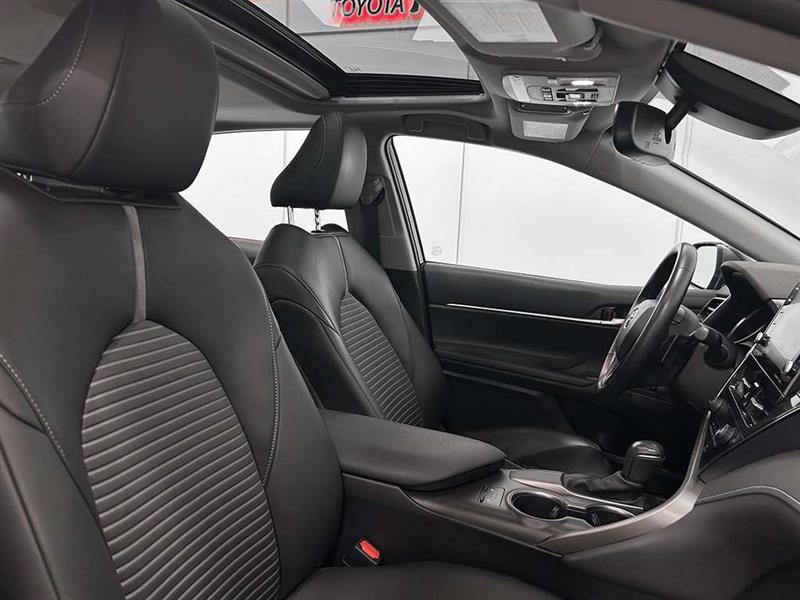 toyota Camry 2022 - 25