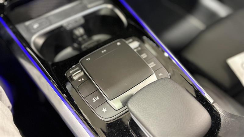 mercedes-benz GLA 2021 - 25