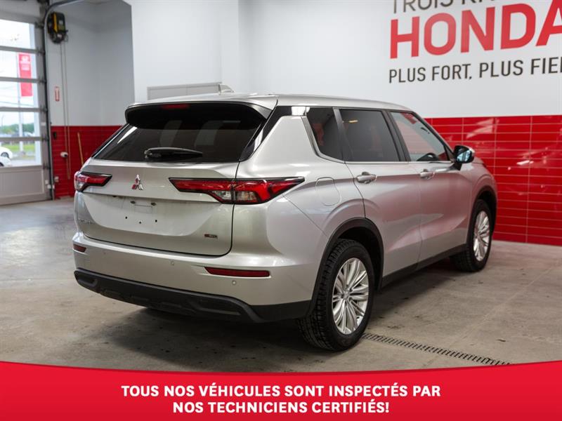 mitsubishi Outlander 2022 - 12
