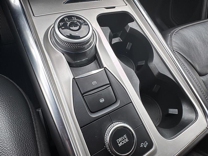 ford Explorer 2022 - 26