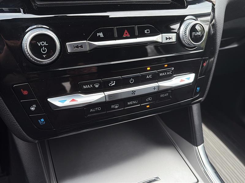 ford Explorer 2022 - 28