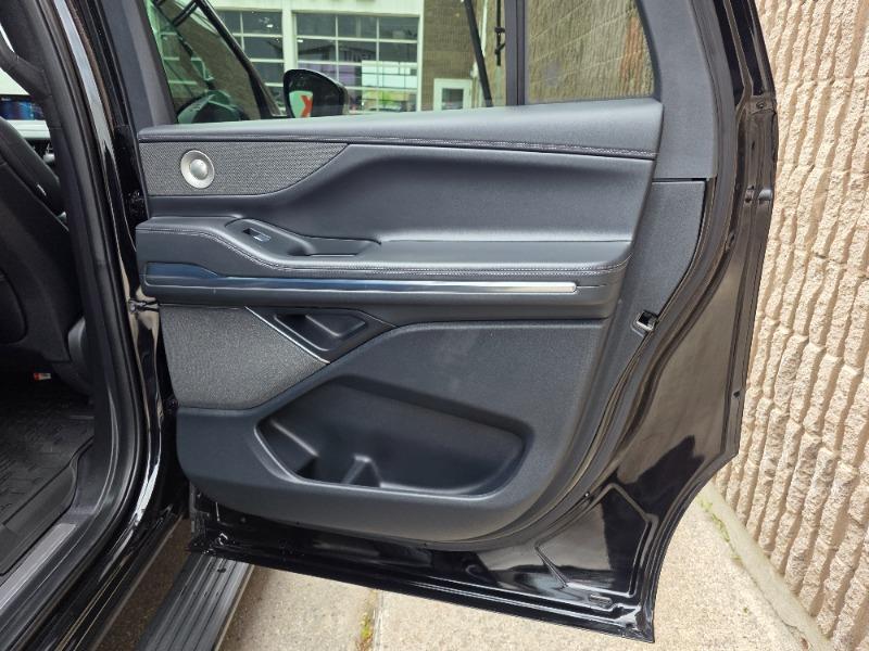 lincoln Navigator L 2025 - 29