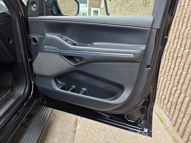 lincoln Navigator L 2025 - 31