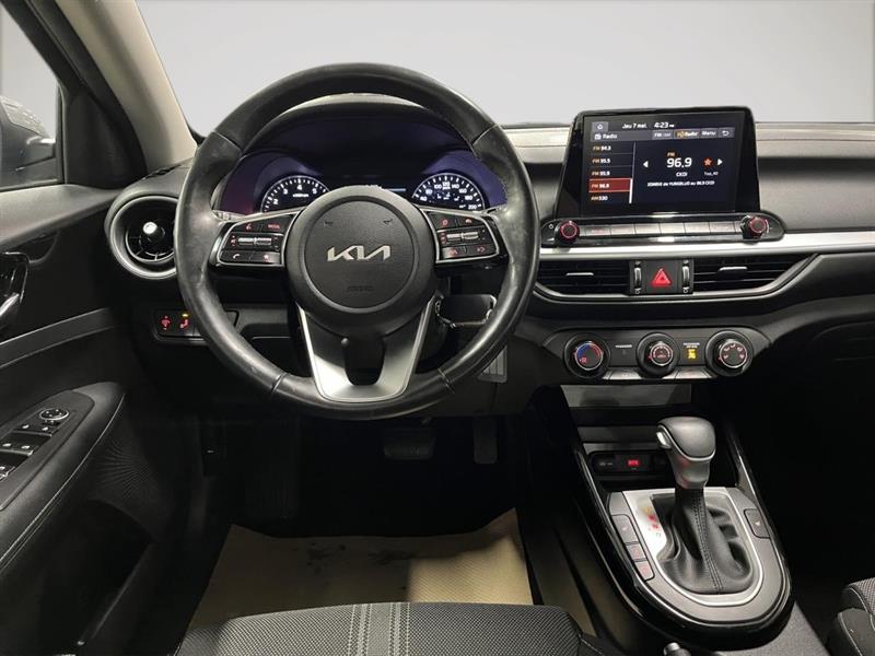 kia Forte 2023 - 11